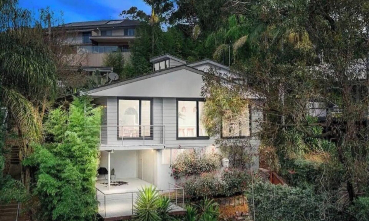 Merewether House | Hidden Nature's Retreat