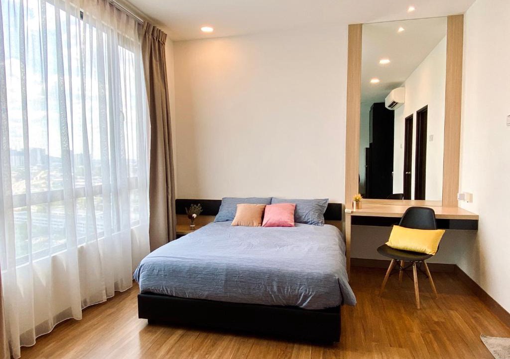 Kampung Bukit Dukong Apartment | HIGH floor Corner Unit - Landmark Residence 1, Free Wi-Fi, Free Parking, Nice View