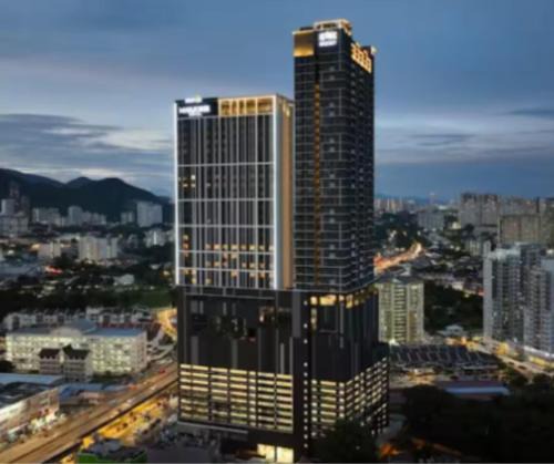 Kampung Sungai Nibong Apartment | High Rise Haven 3BR Rooftop Pool Stylish Comfort 9pax