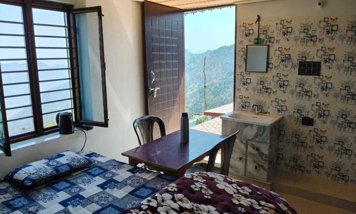 Kanatal House | Hilans Basera 2Km forest walk from road