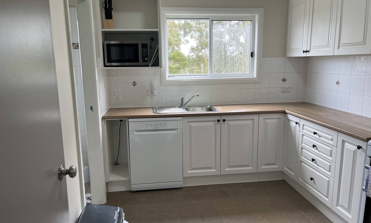 Hazelgrove House | Hillcrest Farm Stay affordable 2 bedroom apartment