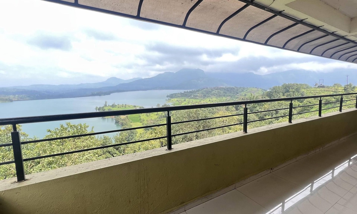 Pune Hotel | Hilltop Retreat