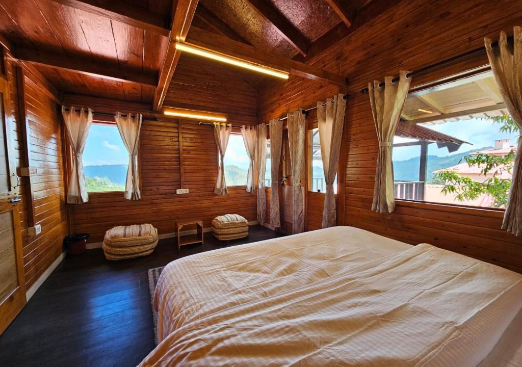 Kaul Hotel | Himalayan Havenwood
