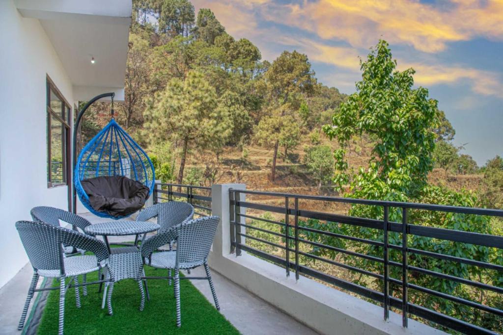 Dharampur Apartment | Himalayan Retreat