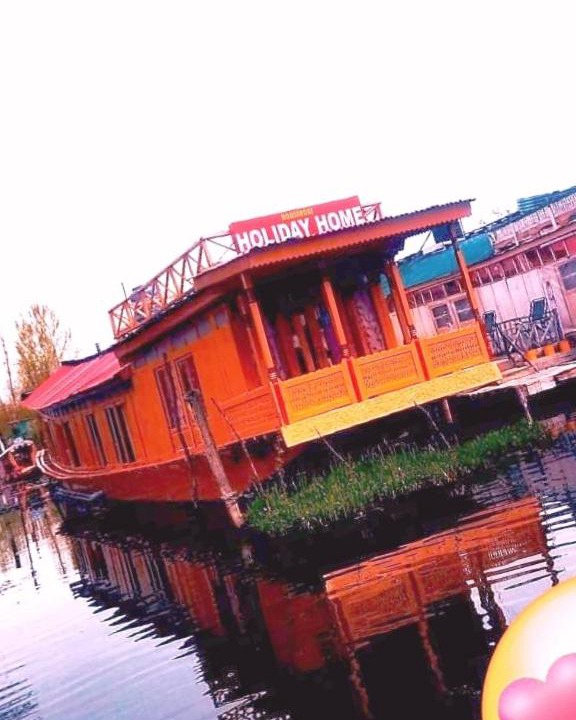 Dal Lake Hotel | Holiday Home