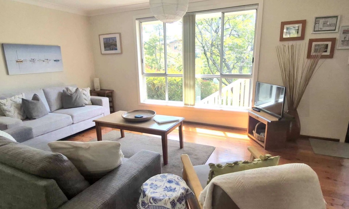 Vincentia House | Holiday on Foley by Book Jervis Bay - Vincentia - 5 Minute stroll to Orion Beach, Pet Friendly