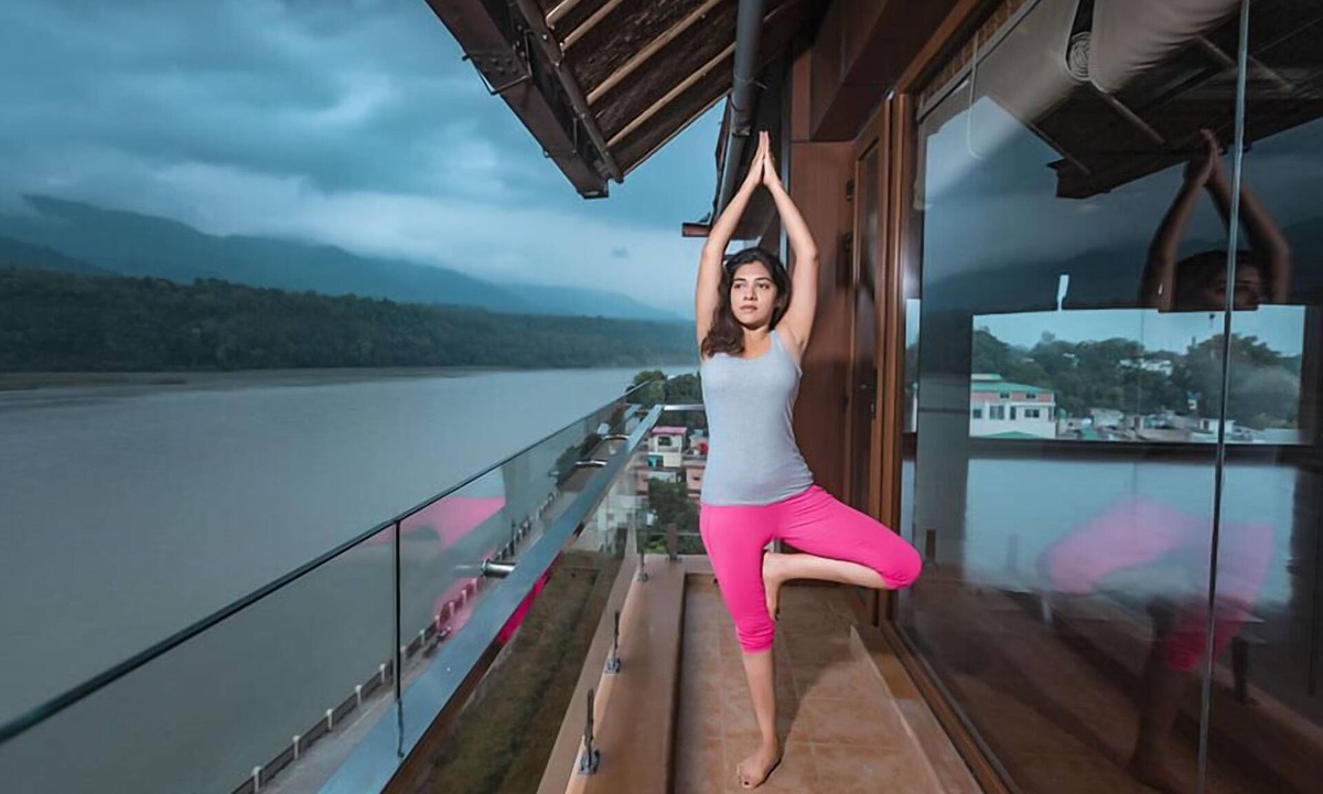 Rishikesh Hotel | HOLYWATER Hotel by Ganga Kinare (150 mts from Ganga Ghat)