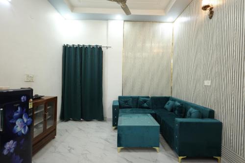 Rohini Apartment | Home 1BHK for Couple Friendly Sector 25 Rohini
