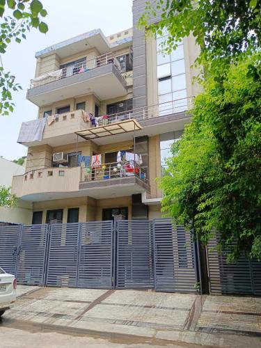 Jasola Apartment | Home By The Park