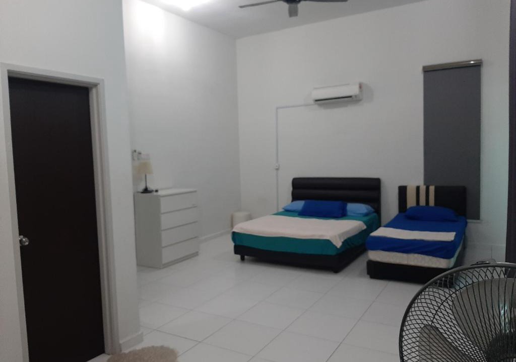 Rembia House | Home2stay Hayyan Muslim Pool