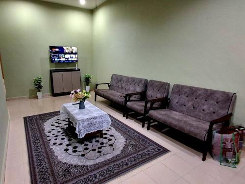 Kuala Berang House | Homestay Kuala Berang Bonda Full Aircond Wifi & Netflix