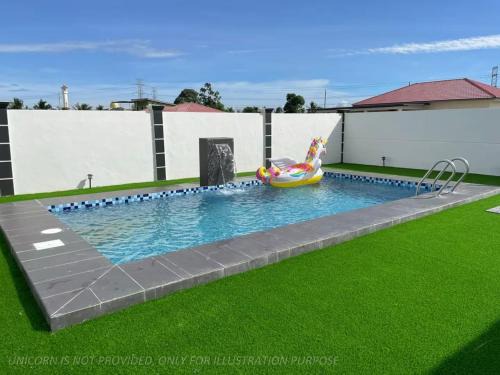 Bukit Rambai House | Homestay Malacca Private Pool - Klebang Beach, BBQ,15 Pax