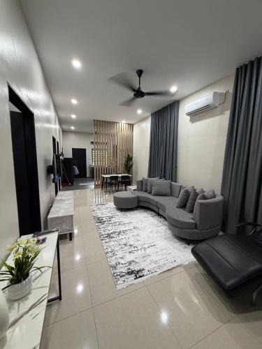 Simpang Sungai Choh House | Homestay Rawang, Sg Choh