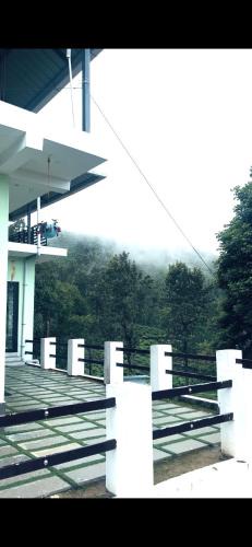 Valparai Hotel | Horizon Vista