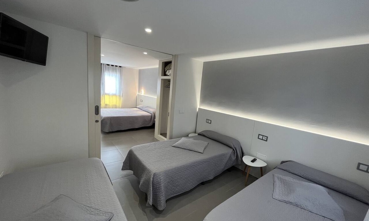 Angles Hostel | Hostal Tarrés