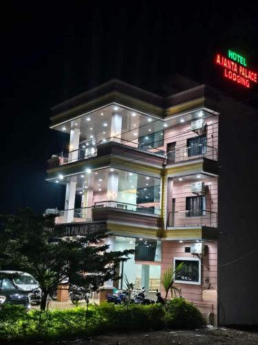 Fardapur House | Hotel Ajanta Palace