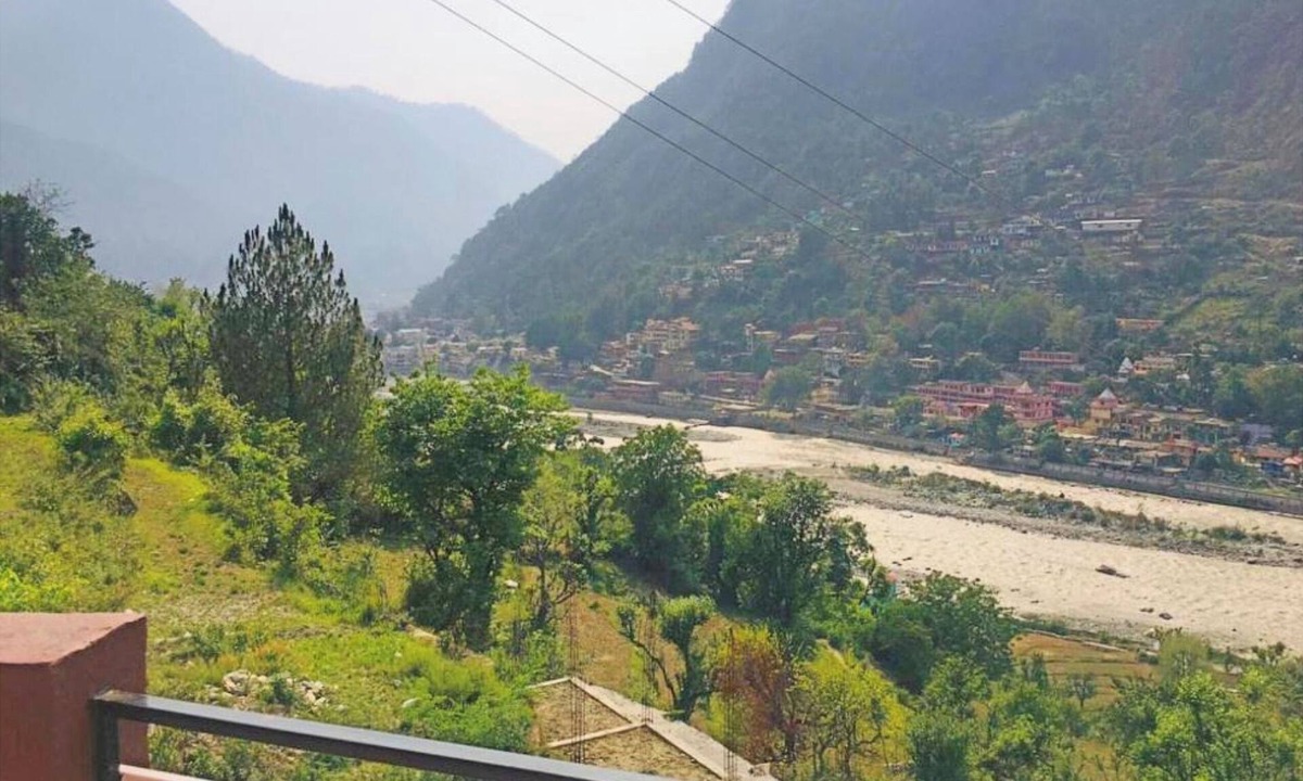 Uttarkashi Hotel | Hotel Amba Niwas Home Stay Uttarkashi