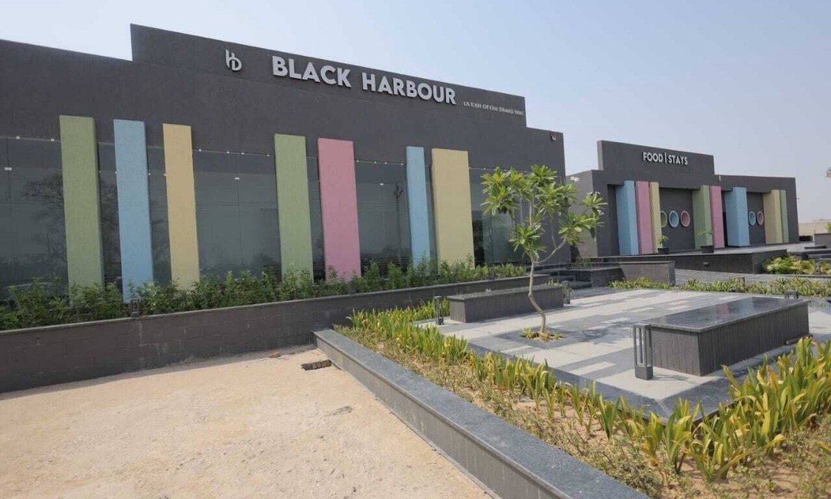 Bharatpur Hotel | Hotel Black Harbour - A Unit of Om Shanti Inn