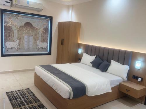 Mathura Hotel | Hotel Brijraj Dham