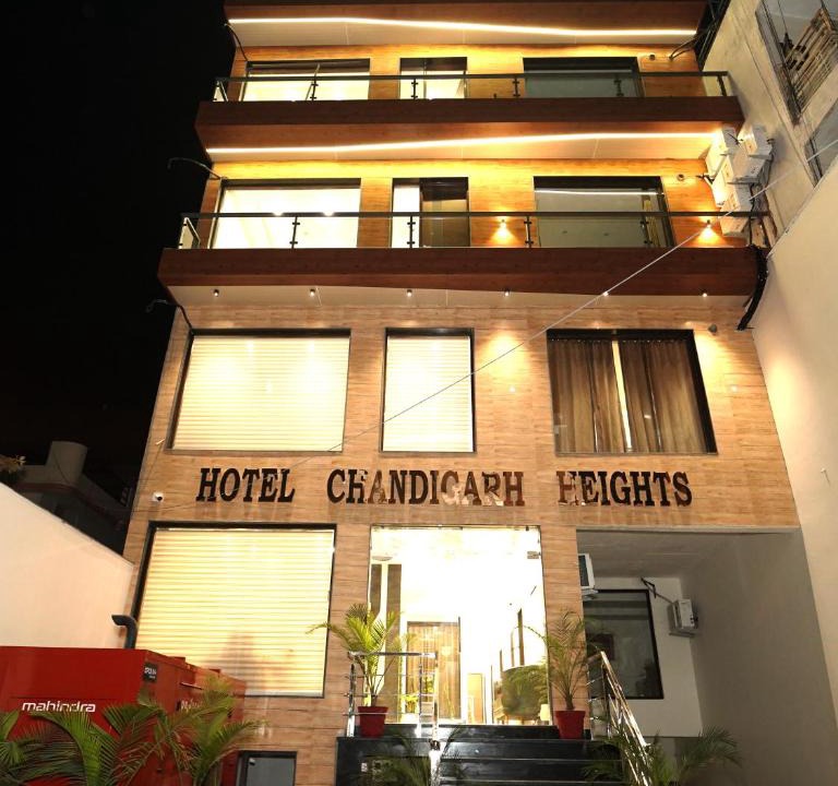 Kharar Hotel | Hotel Chandigarh Heights - Airport Road Manali Highway Transit Hotel