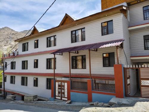 Kargil Hotel | Hotel D Latti