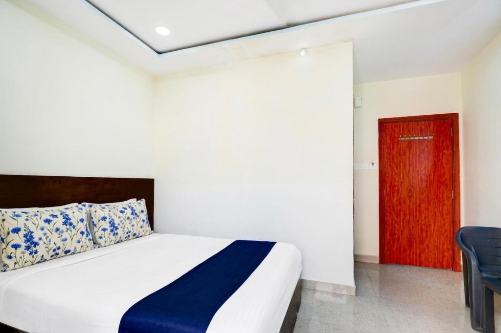 Kukatpally Housing Board Colony Hotel | Hotel Darbar Comfort Inn Near Lullu Mall, Kukatpally