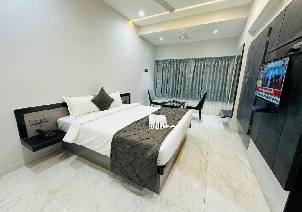 Solapur Hotel | Hotel Diamond Executive