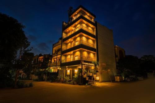 Noida Hotel | Hotel Downtown by Quadis - Sector 51 Noida