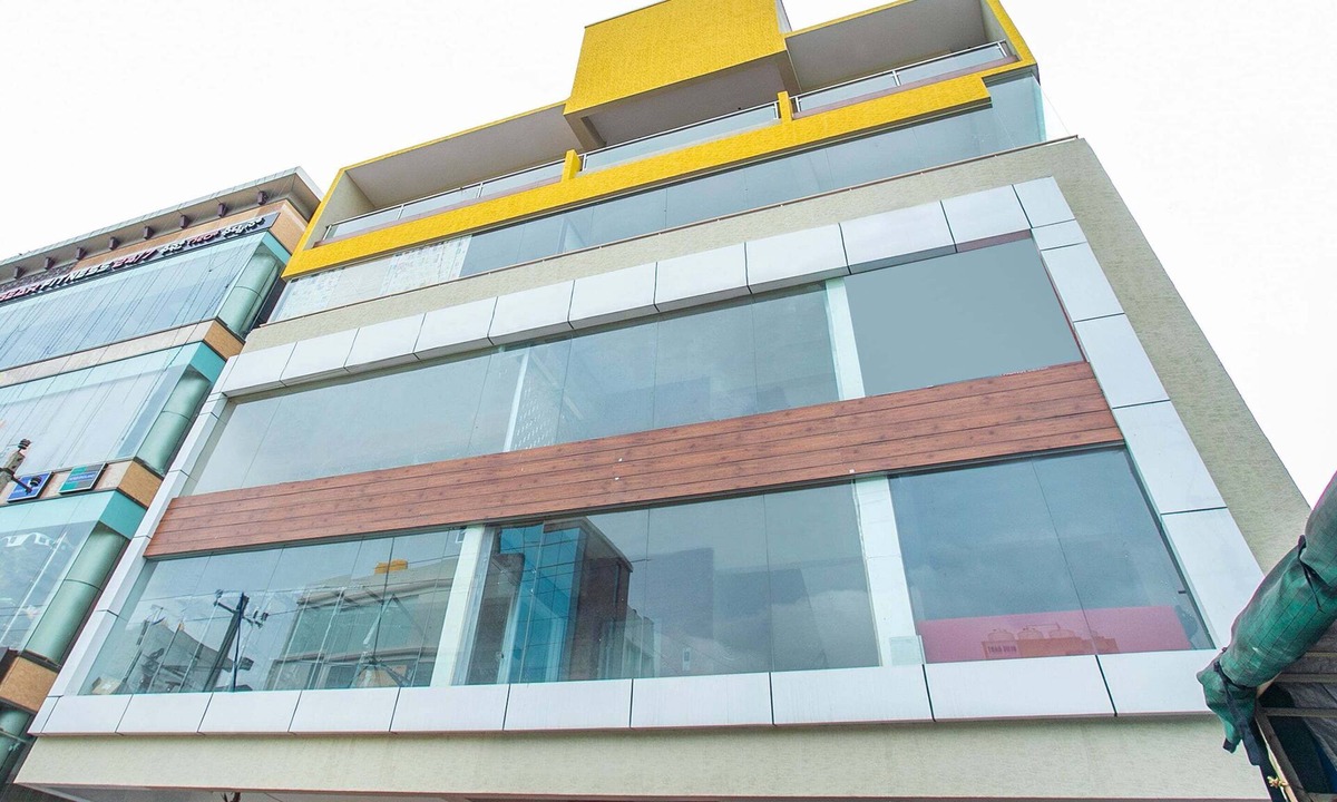 Sector 2 Hotel | Hotel G Grand by Urban Stay