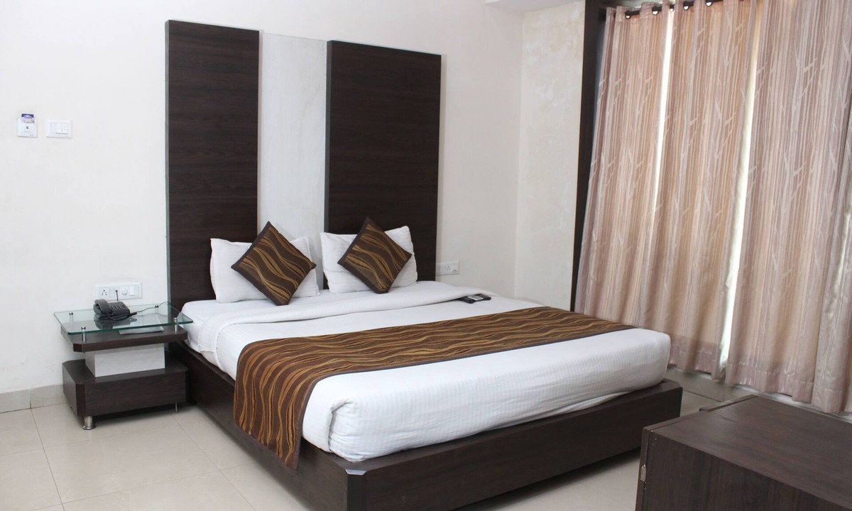 Civil Lines Hotel | Hotel Galaxy