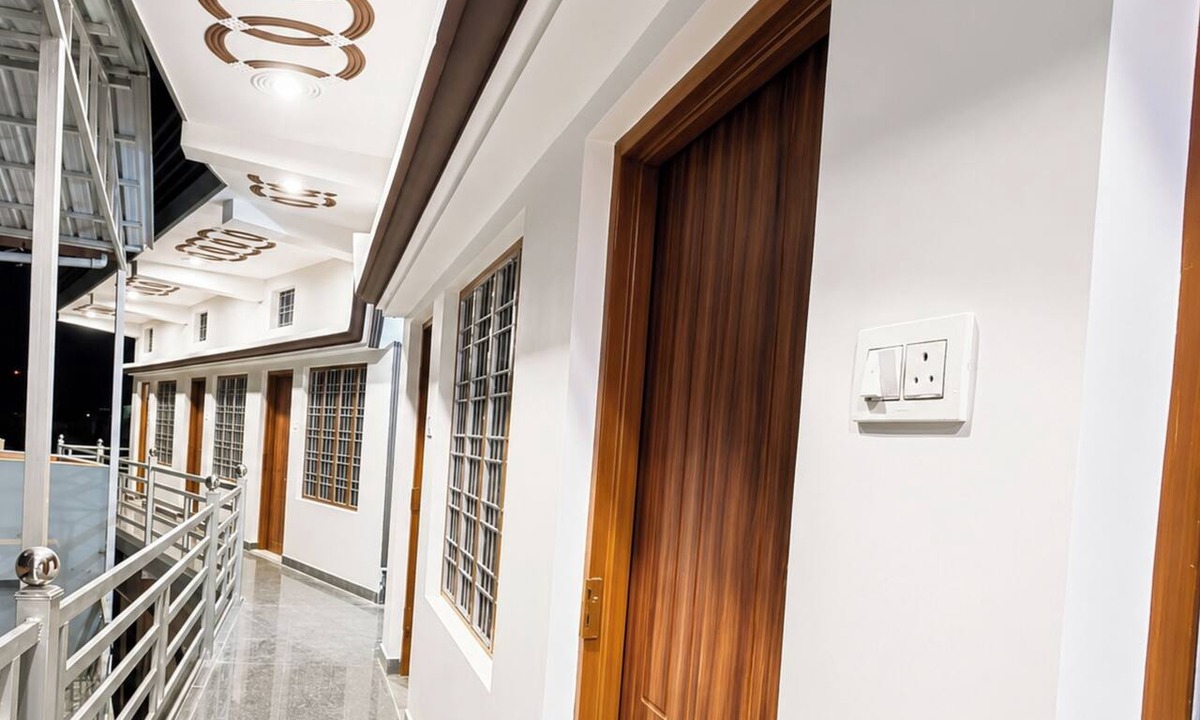 Shivanandi Hotel | Hotel Gitanjali Grand