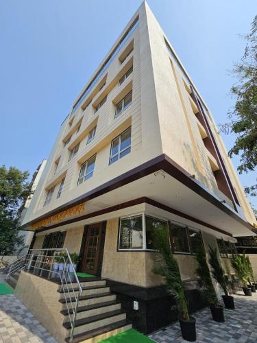 Thane West Hotel | Hotel Golden Nest Thane