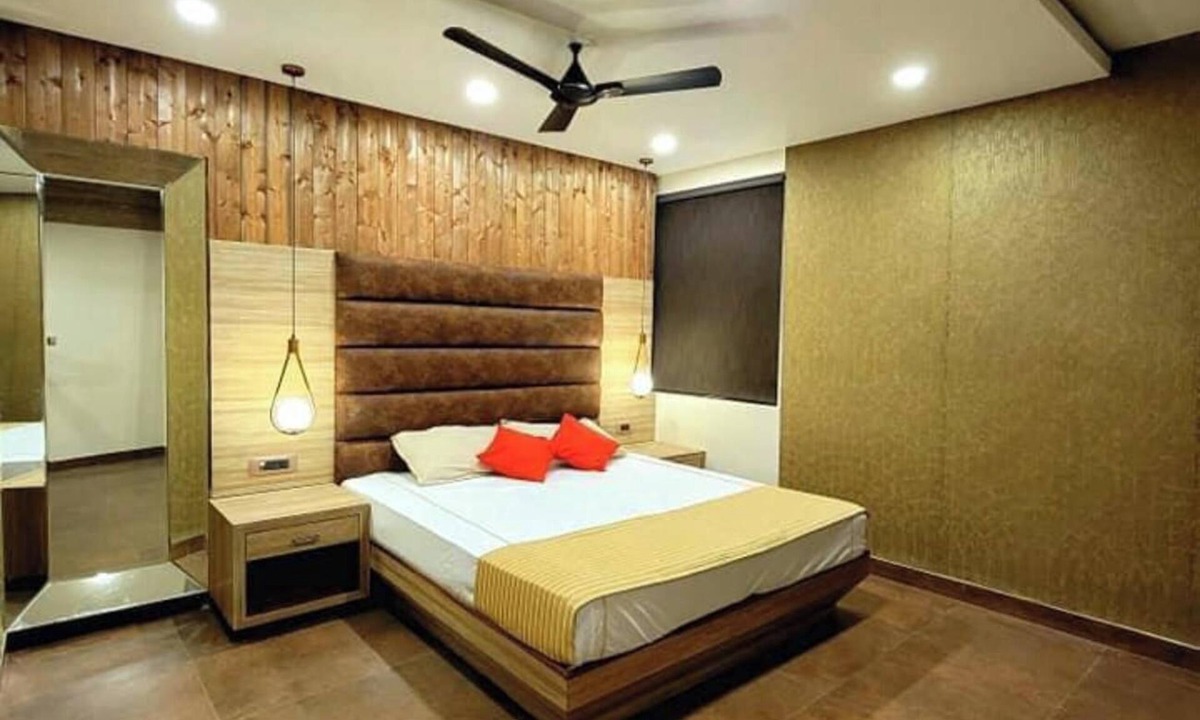 Ghaziabad Hotel | Hotel Grand Tushar Elegant