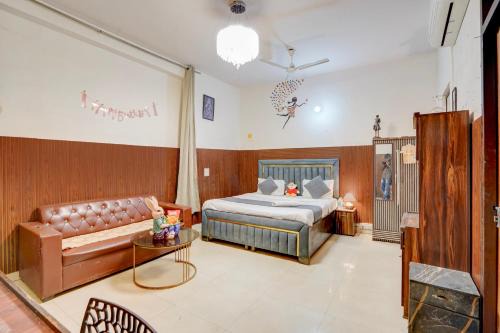 Sainik Farm Hotel | Hotel Happy Hotels & Suites - Saket Metro