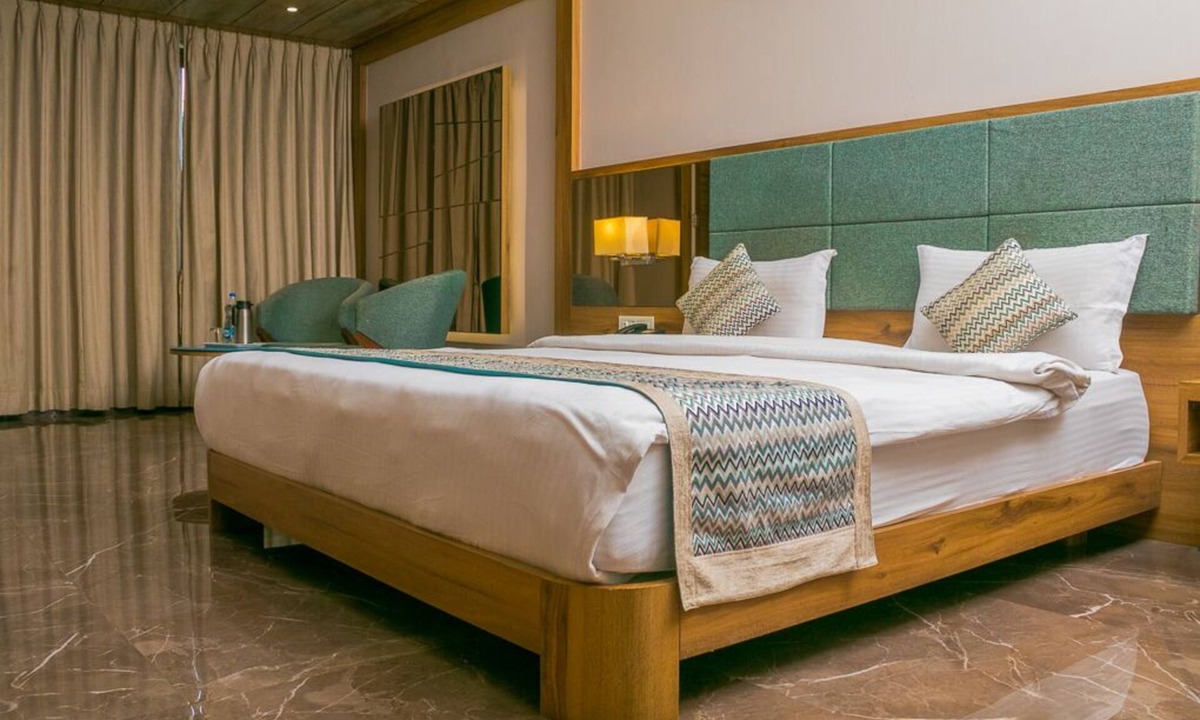 Jamnagar Hotel | HOTEL HIRISA Unit Hotel Fortune Palace