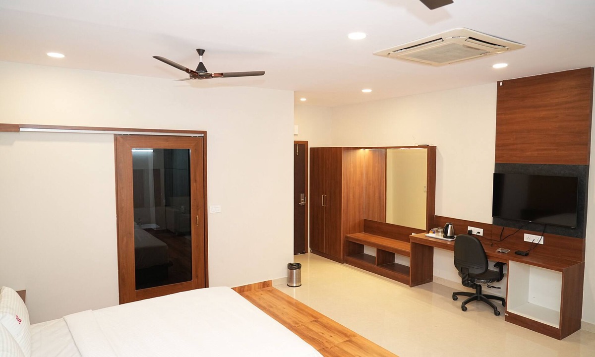 Gandhi Nagar Hotel | HOTEL KALYAN SUITES