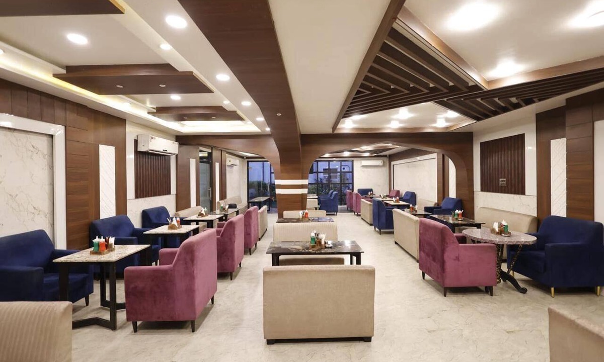 Varanasi Hotel | Hotel Kameshut Garden Bar and Restaurant