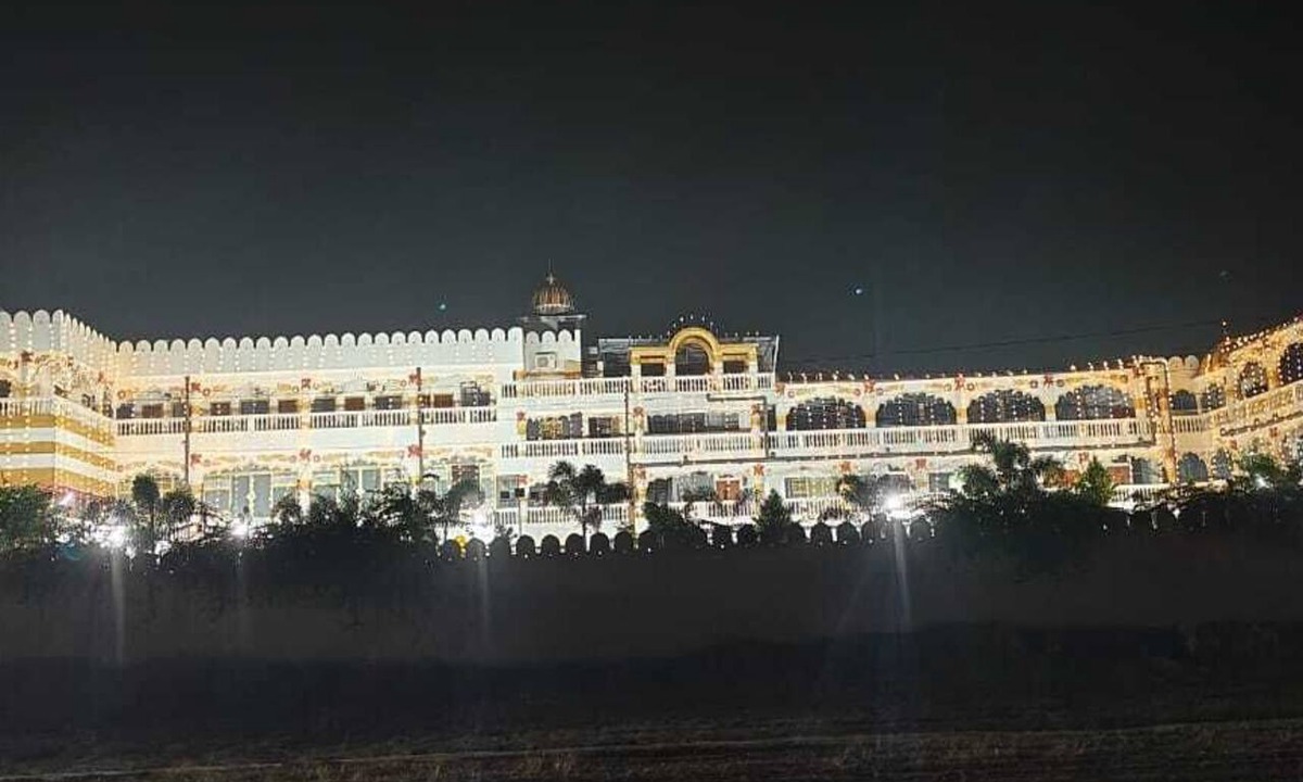 Badnawar Hotel | Hotel Karishma Palace Badnawar
