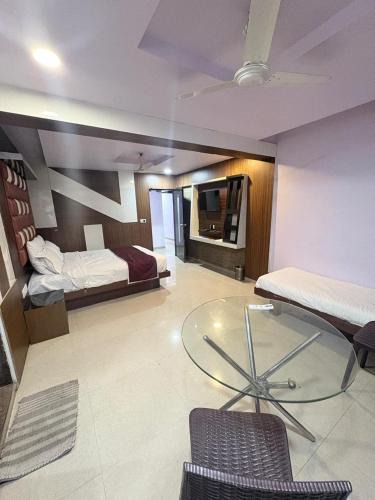 Navrangpura Hotel | Hotel keshav