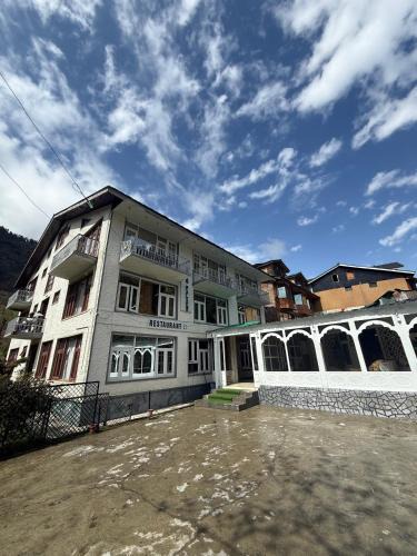 Laripora Hotel | Hotel king palace