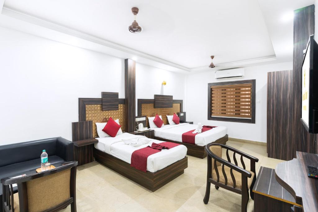 Thrikkakara Hotel | Hotel Kochi Crown