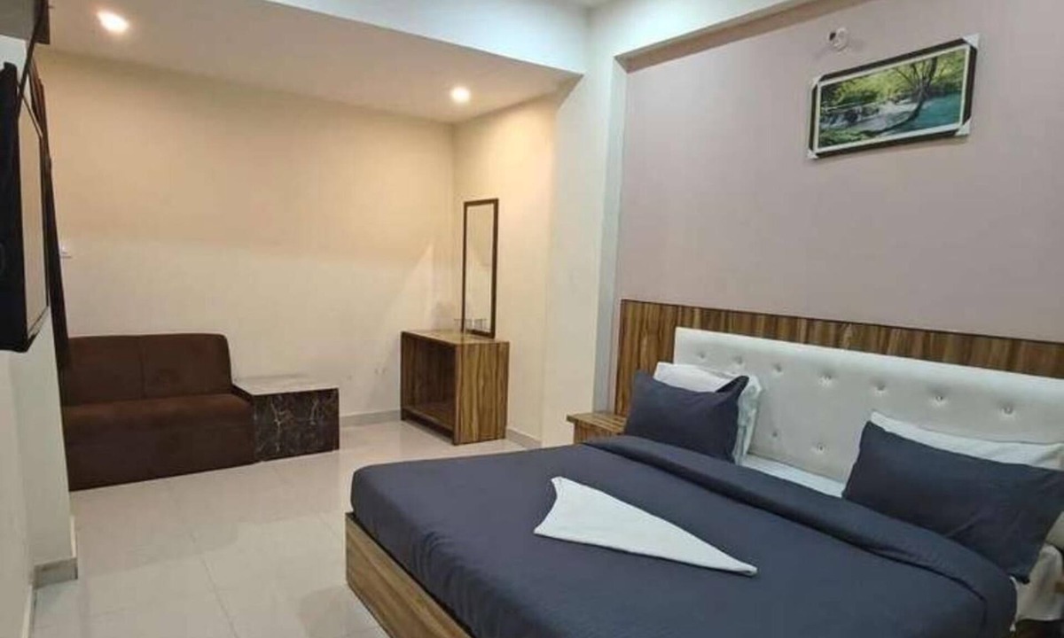 Haridwar Hotel | HOTEL LA PLAZO