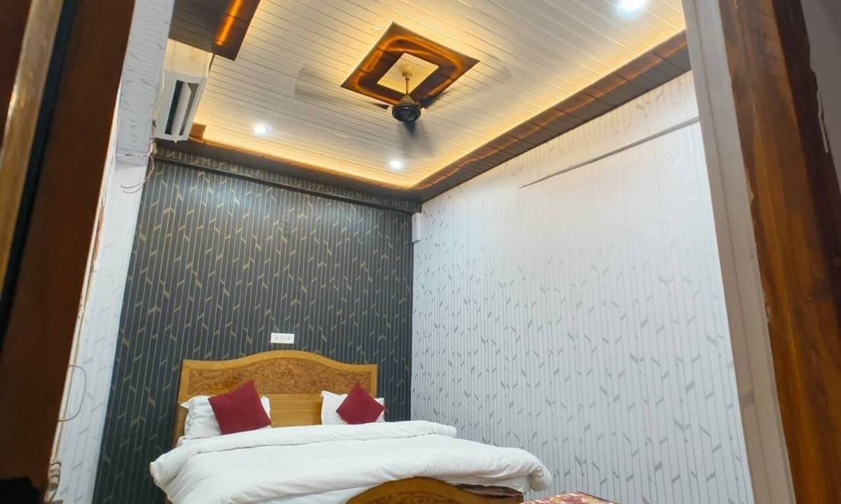 Indira Nagar Hotel | Hotel Loknath Inn