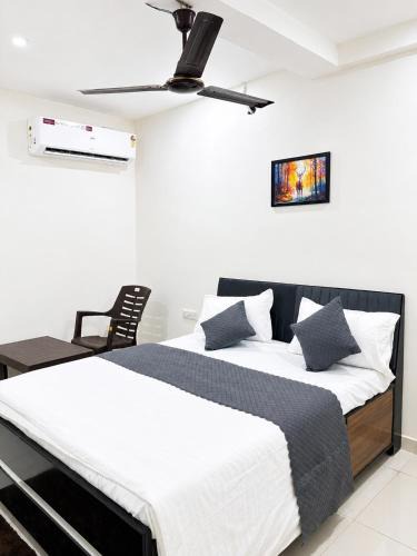 Kapadvanj Hotel | Hotel Madhav Palace