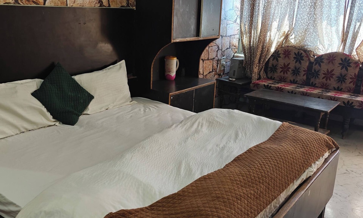 Allahabad Hotel | Hotel Manali