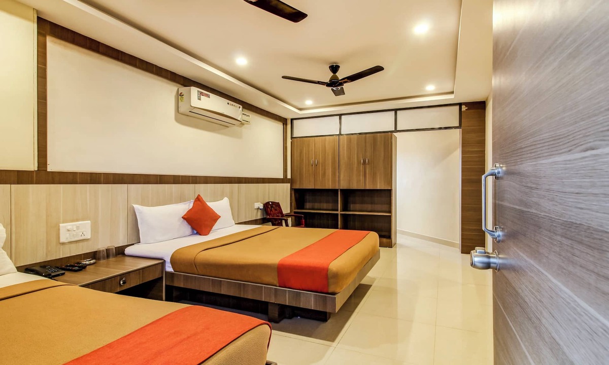 Shamshabad Cabin | Hotel Neem Tree