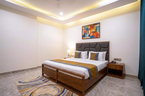 DLF Phase 3 House | Hotel Nexus Cyber Hub Near Rapid Metro & Ambience Mall