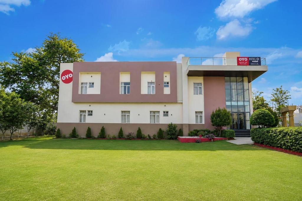 Mohangarh Hotel | Hotel O Gomti Nagar Vigyan khand