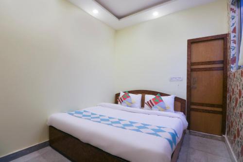 Sealdah House | Hotel O Home Cozy Studio Collage Square Hotel Maya International Near St. Thomas's Church