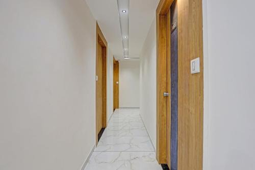 Thaltej Hotel | Hotel O Max Inn